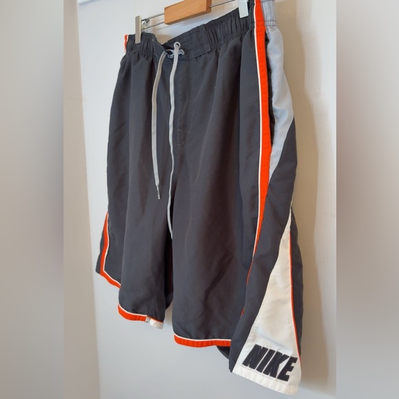 Mens Nike Athletic Shorts - Picture 2 of 5